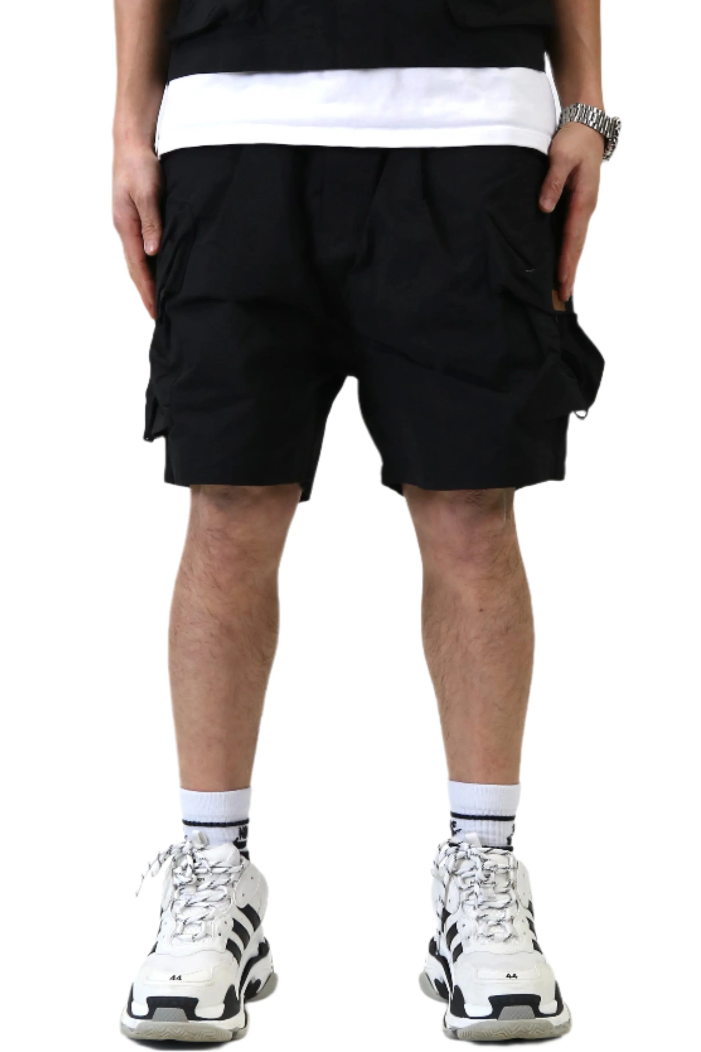 VUSE Fine Twill Wide bottom opening short pants.