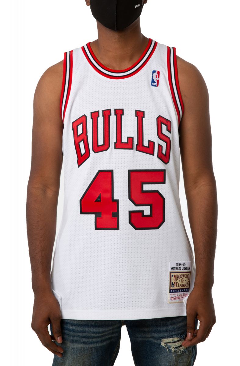 Mitchell & Ness Authentic Jersey Chicago Bulls 1994-95 Michael Jordan –  Hall of Fame