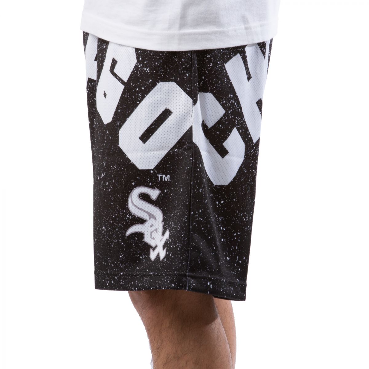 Mitchell & Ness Chicago White Sox Jumbotron 2.0 Sublimated Shorts Mens Shorts (Black/White)