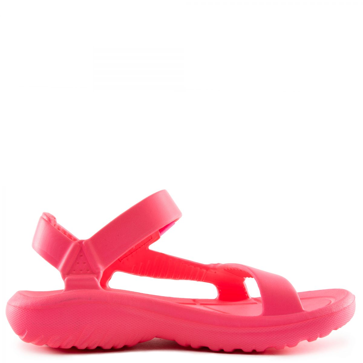 bass sandals fish