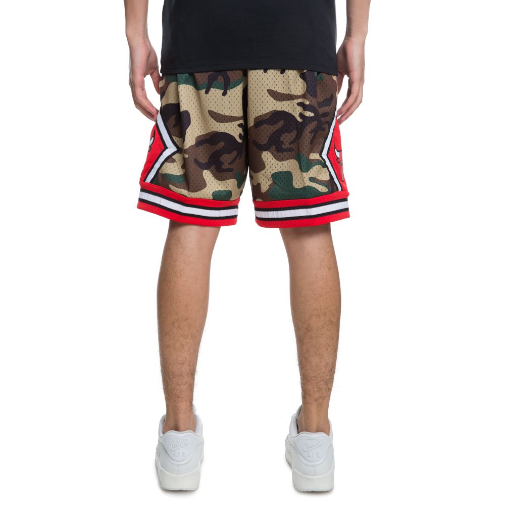 bulls camo shorts