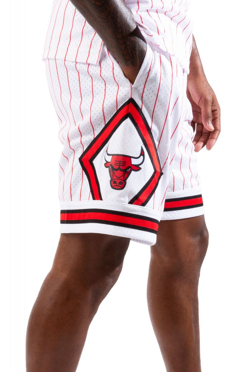 Mitchell & Ness 1995-96 Chicago Bulls Swingman Short - White Small