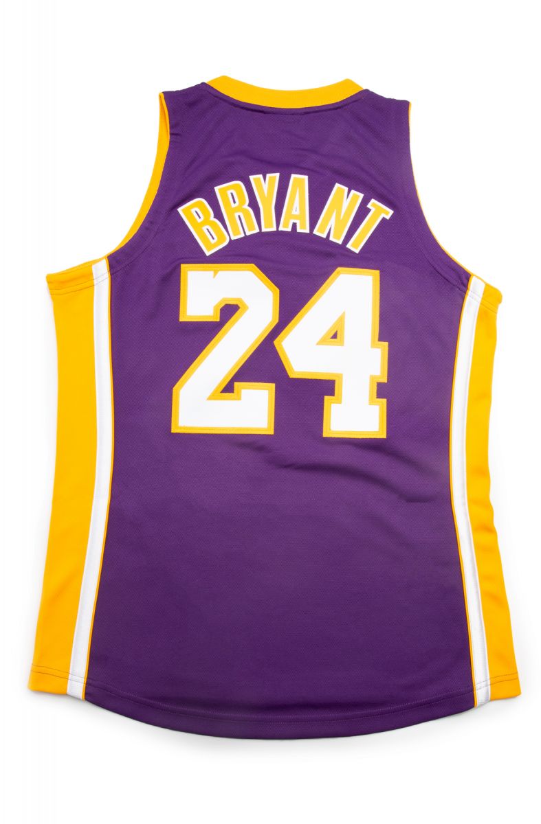 Kobe Bryant Authentic 2009 Mitchell & Ness Finals Jersey & 15th  Championship Commemorative Jersey 