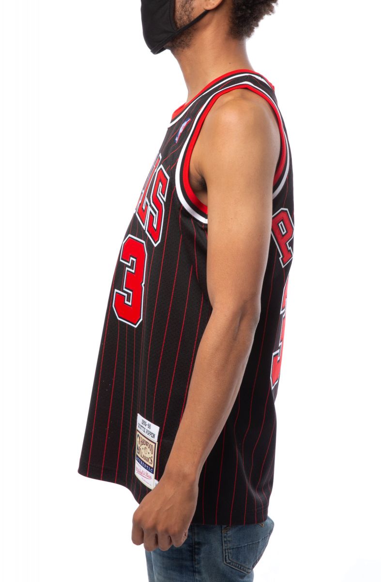 MITCHELL & NESS Chicago Bulls Scottie Pippen 1995-96 Authentic