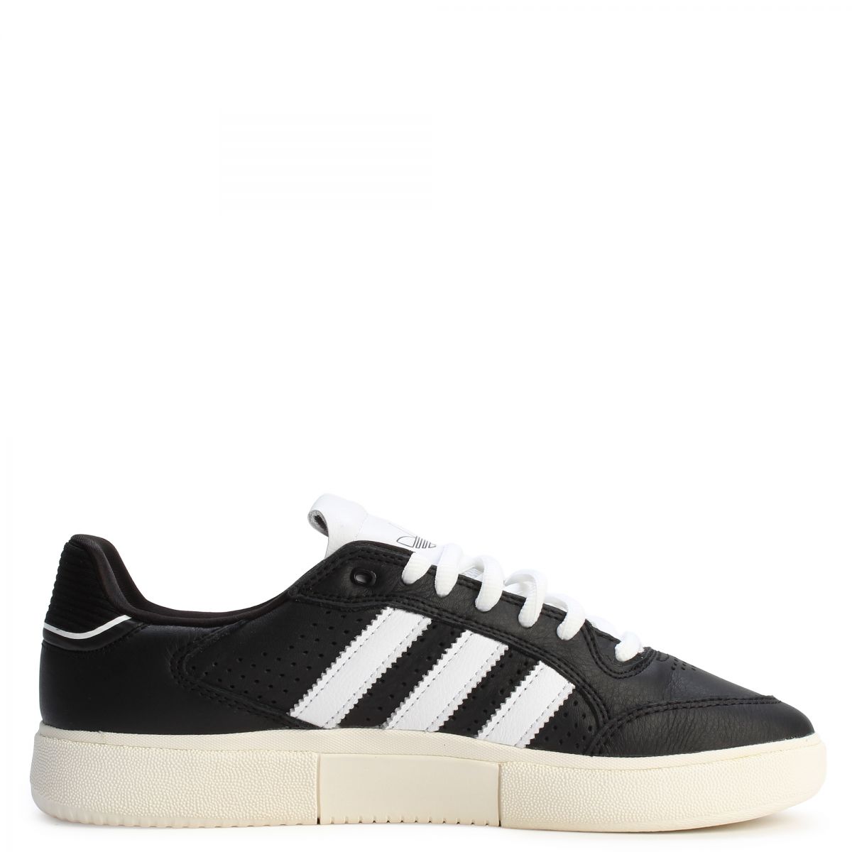adidas Tyshawn スニーカー 25.5 adidas Tyshawn スニーカー 25.5 Adidas Tyshawn Low Shoes - Core