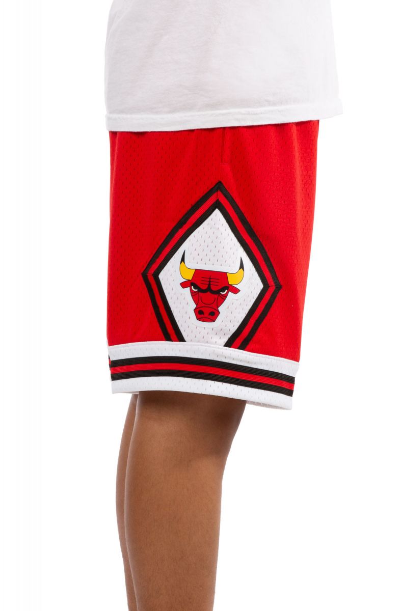 Men’s Mitchell & Ness Chicago Bulls Road ‘75-‘76 Shorts L