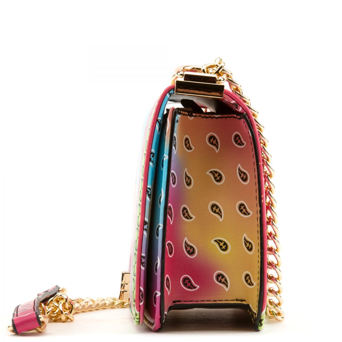 Stylish Bandana Print Clutch: A Fashionable Accessory for Any Occasion Stylish Bandana Print Clutch: A Fashionable Accessory for Any Occasion