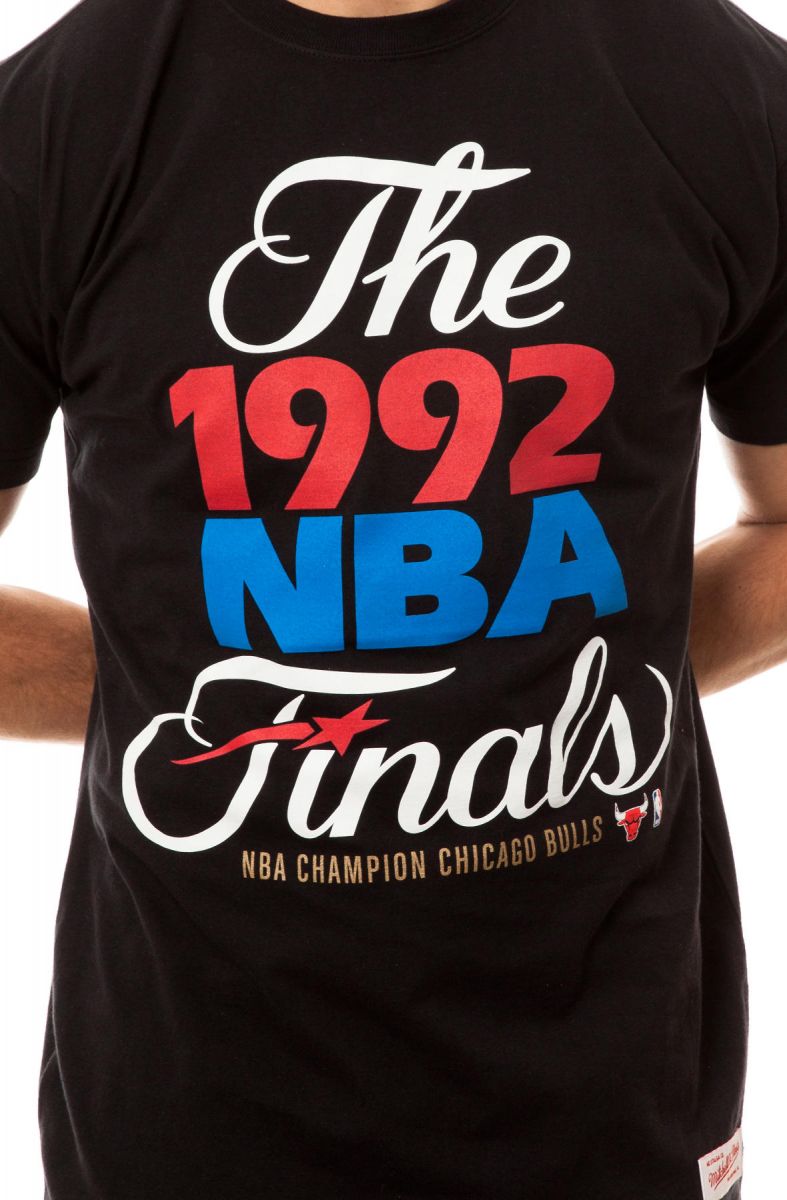 Mitchell & Ness T-shirt Chicago Bulls 1992 NBA Finals Championship Tee ...