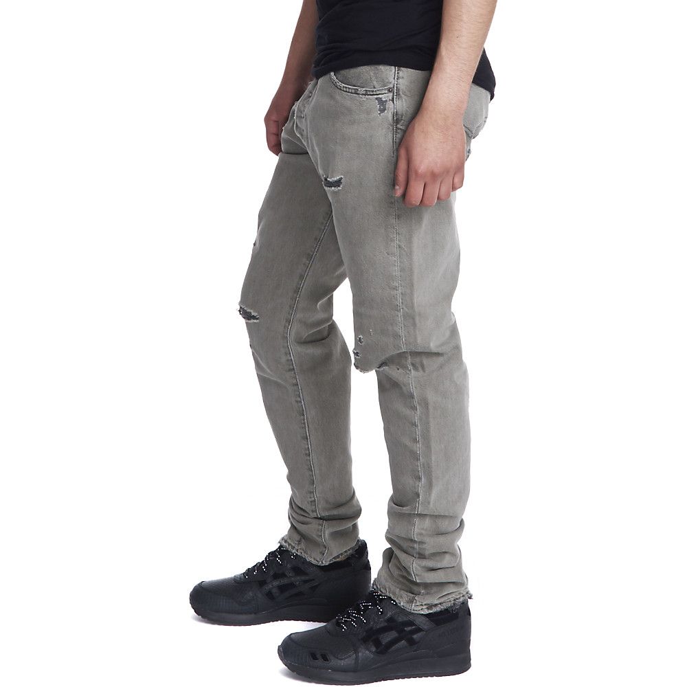 taper fit jeans