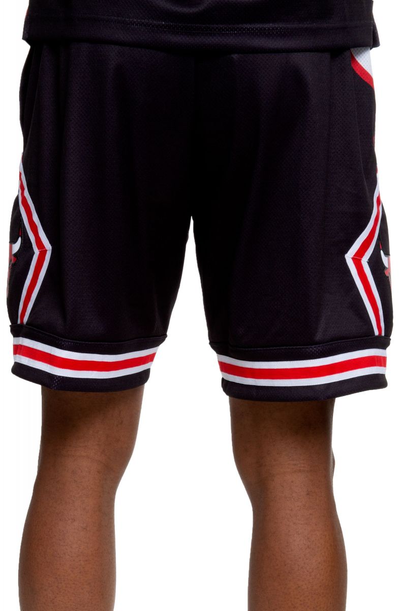 Men's Chicago Bulls basketball jersey mitchell ness big face shorts black  2020