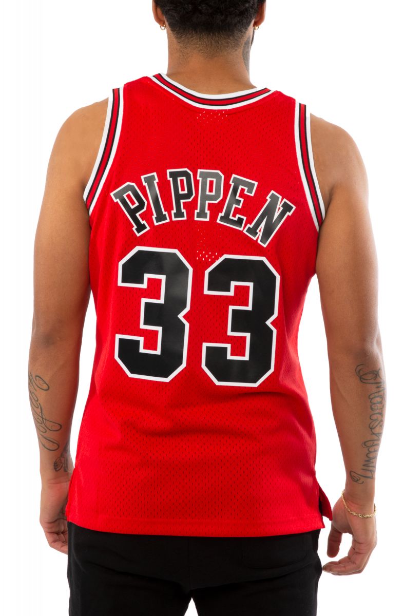 Men's Mitchell & Ness Scottie Pippen Black Chicago Bulls 1997-98 Hardwood  Classics Swingman Jersey