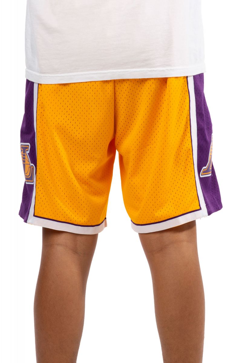  Mitchell & Ness NBA Swingman Shorts Lakers 09 Light Gold MD :  Sports & Outdoors