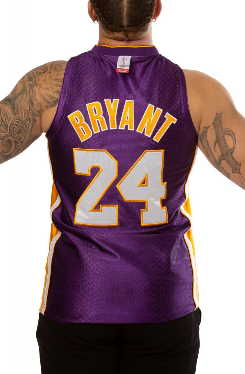 Men's Los Angeles Lakers Kobe Bryant #24 White Swingman Jersey