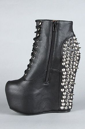The Spike Damsel Shoe in Black and Silver