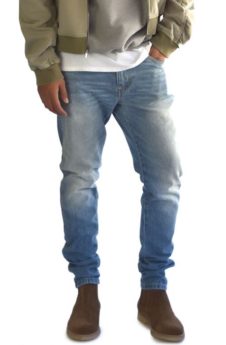 The Vintage Tapered Denim Jeans in Faded Indigo