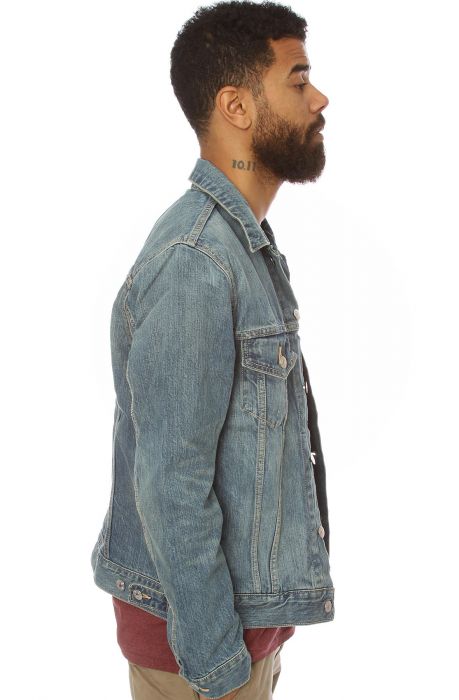 levi's slim fit trucker