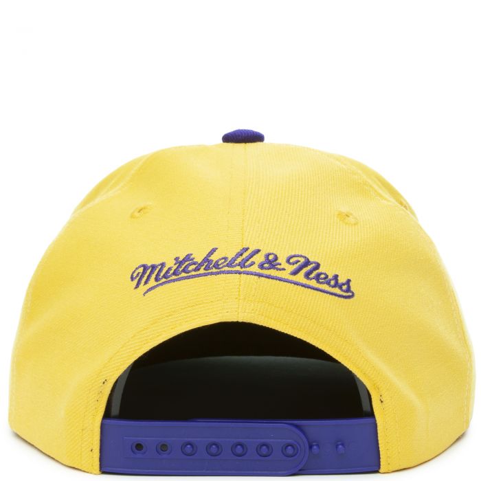 Mitchell&Ness Lakers Sharktooth Snapback, Men's Fashion, Watches