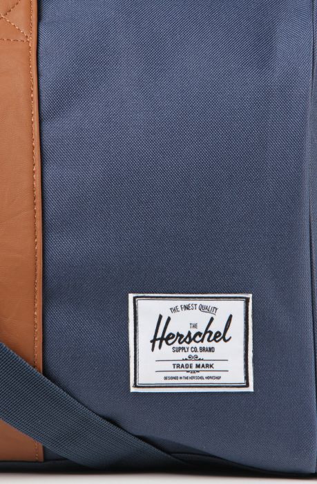 HERSCHEL SUPPLY Bag Novel Duffle Bag in Navy & Tan