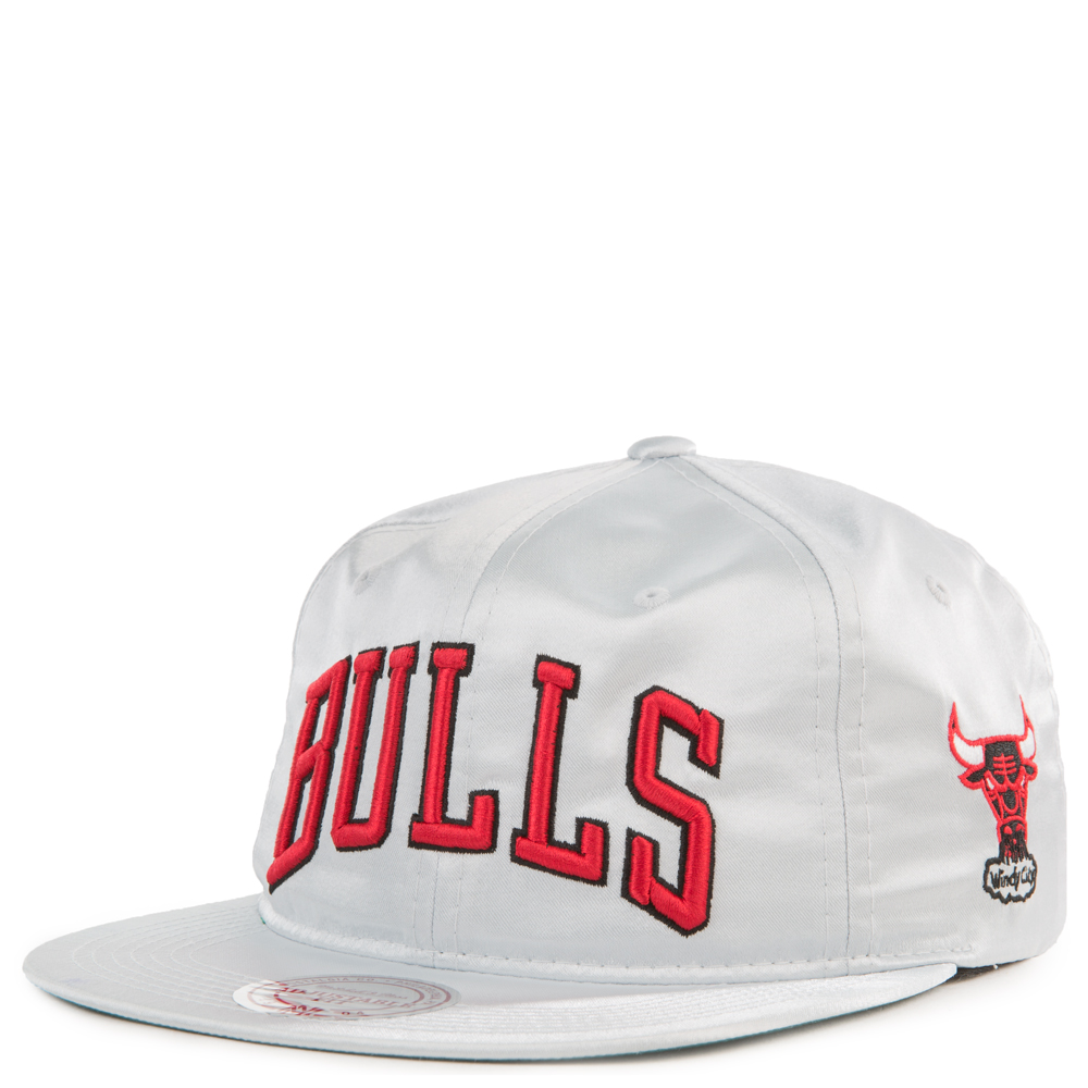 Chicago Bulls Satin Under Snapback